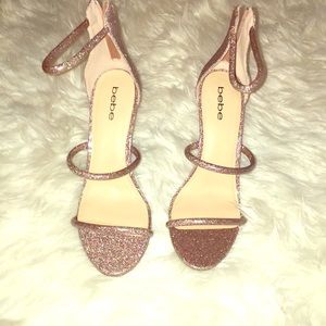 Bebe pumps